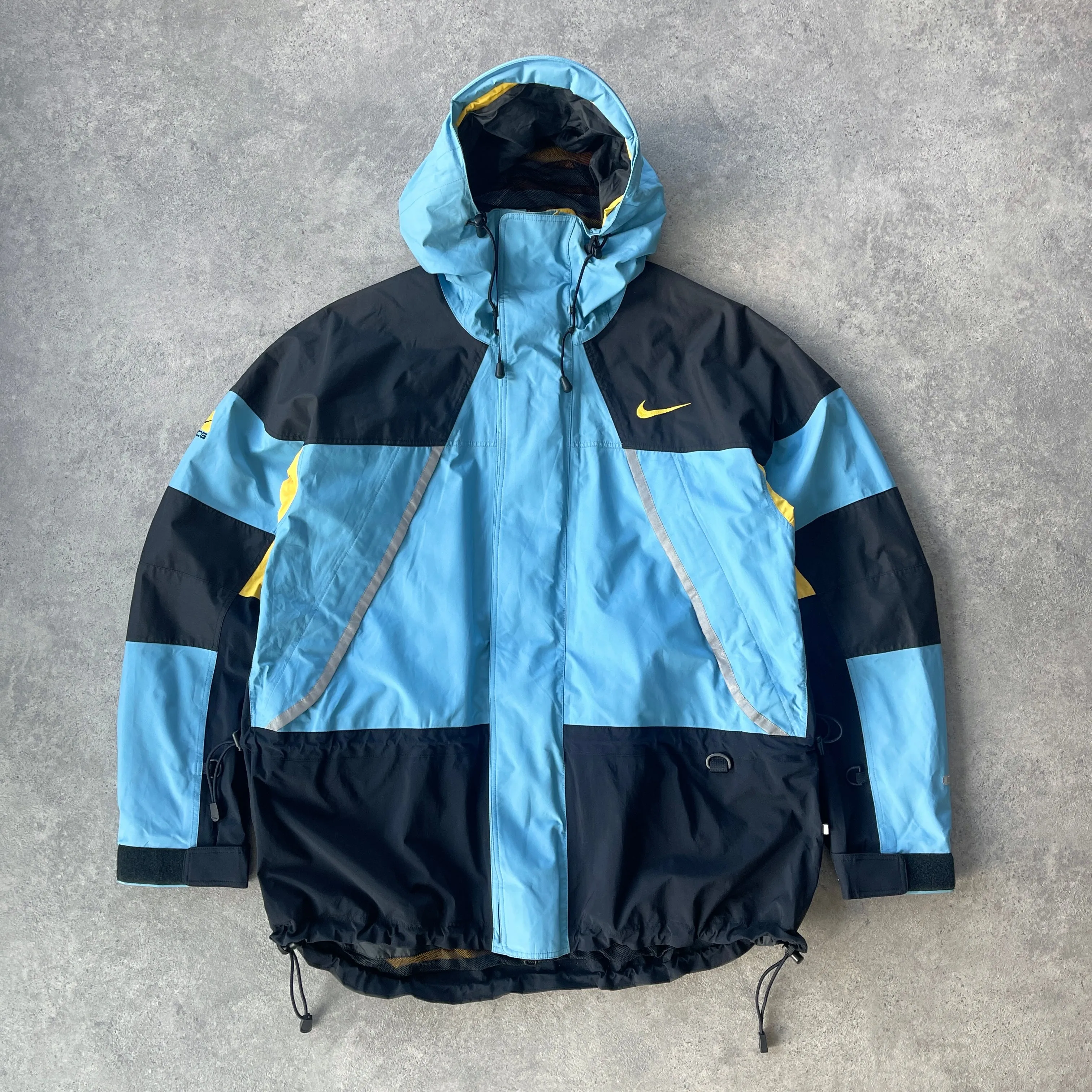 Nike ACG 1990s sample storm fit heavyweight technical jacket (M)