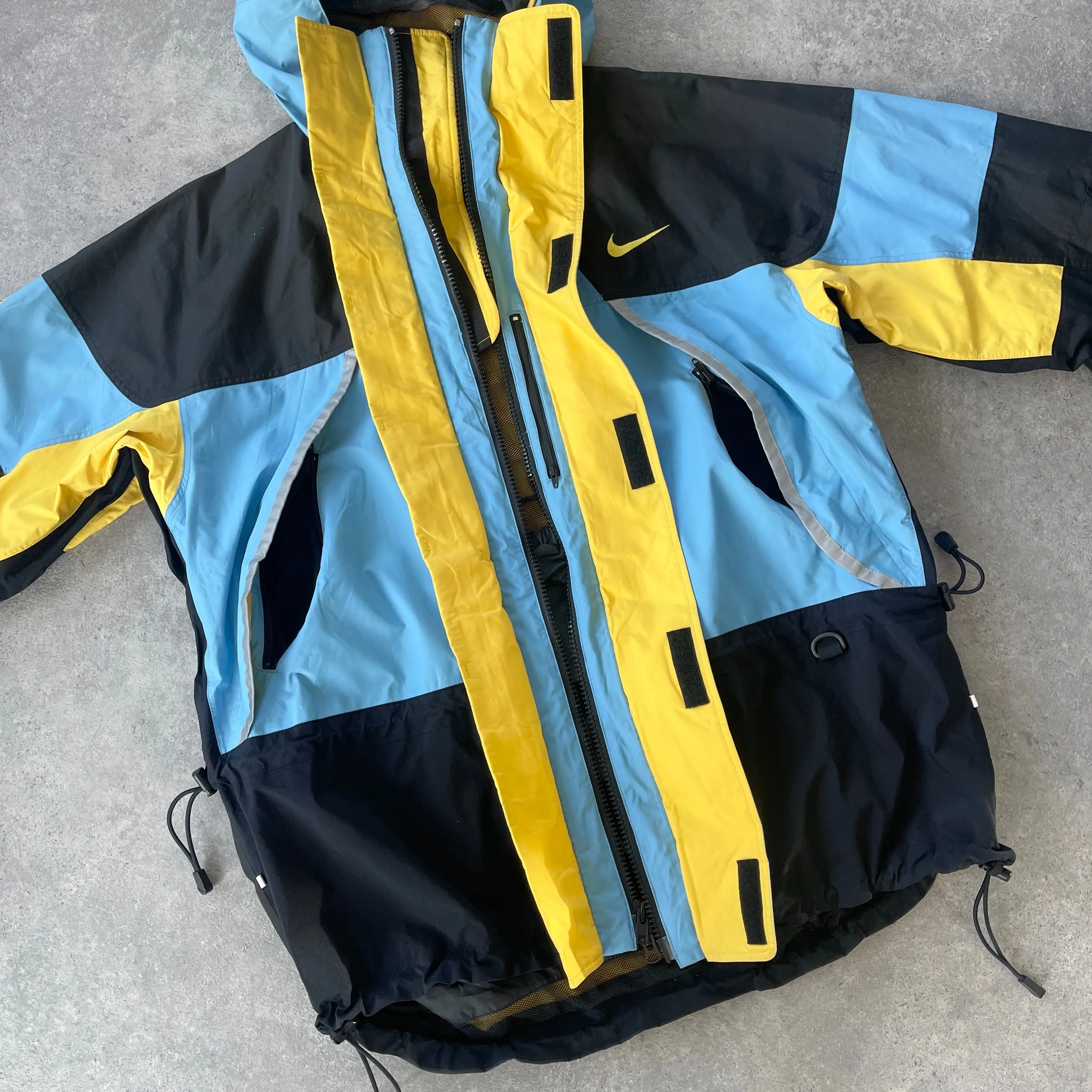 Nike ACG 1990s sample storm fit heavyweight technical jacket (M)