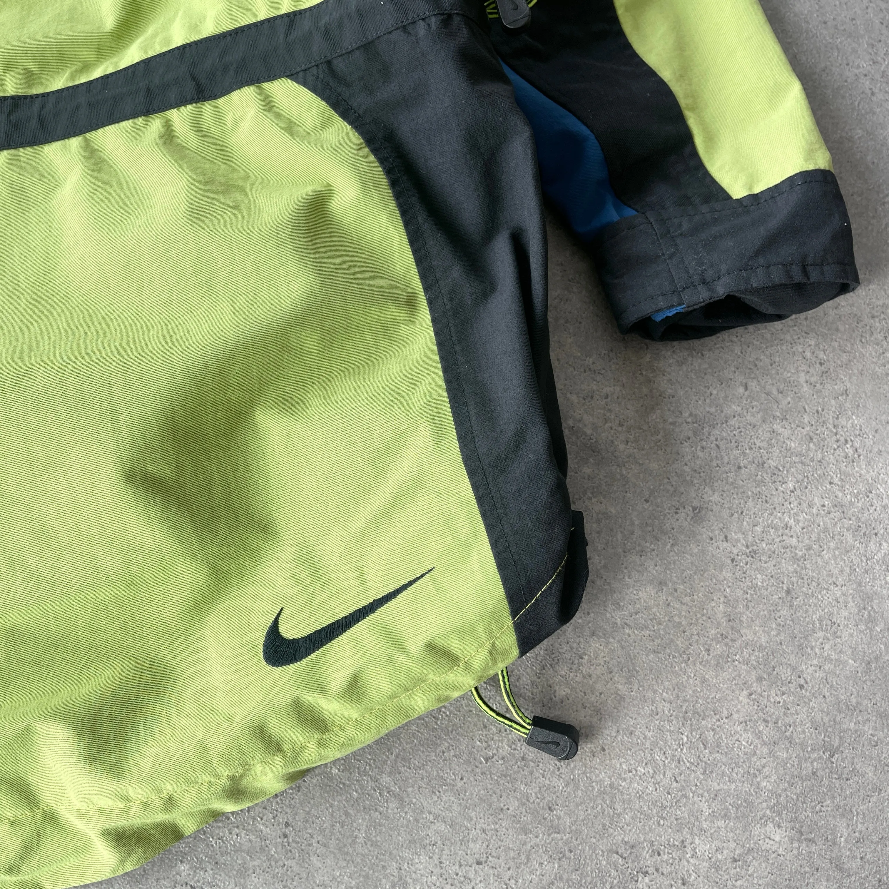 Nike ACG 1990s storm fit heavyweight waterproof technical jacket (M)