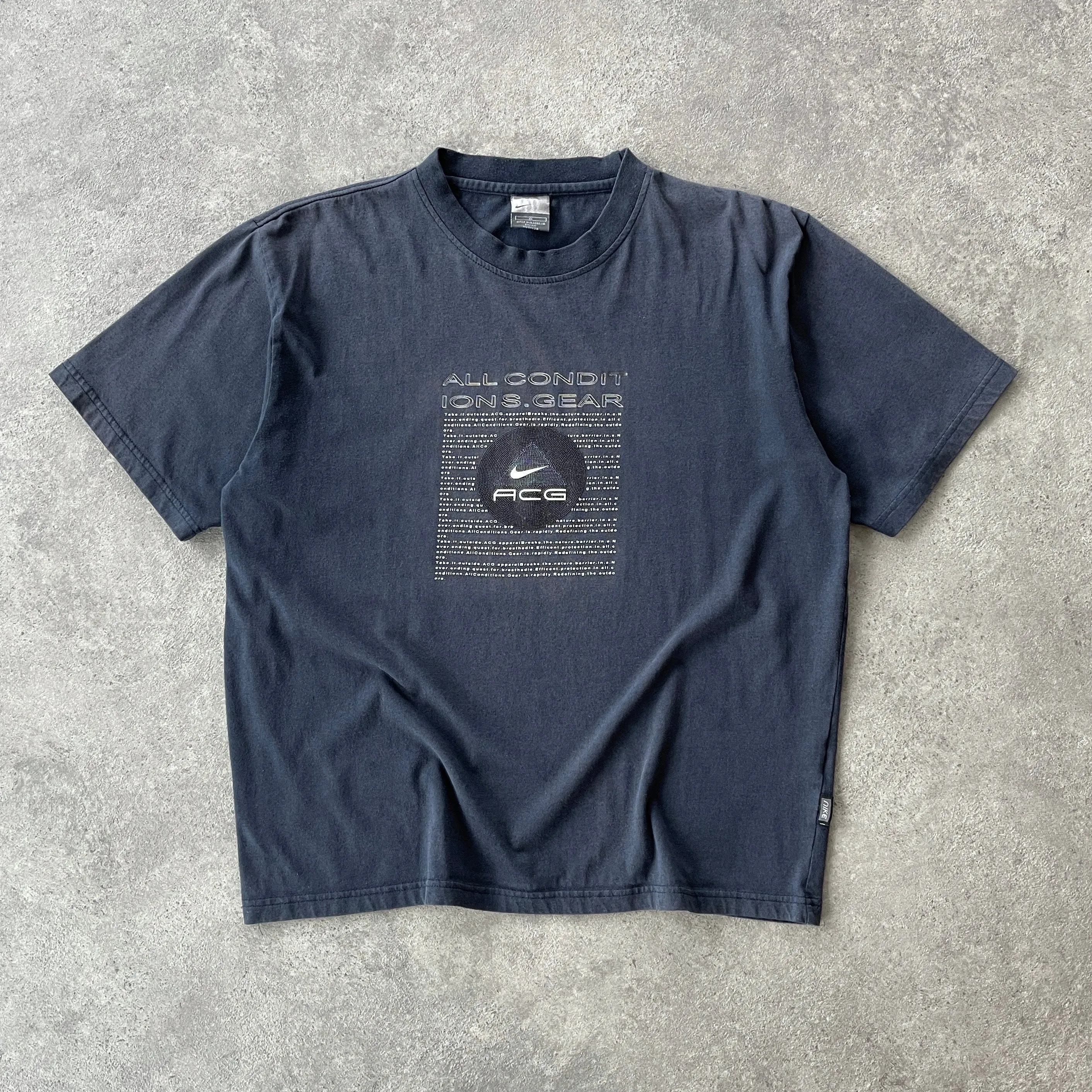 Nike ACG RARE 2001 heavyweight graphic t-shirt (L)