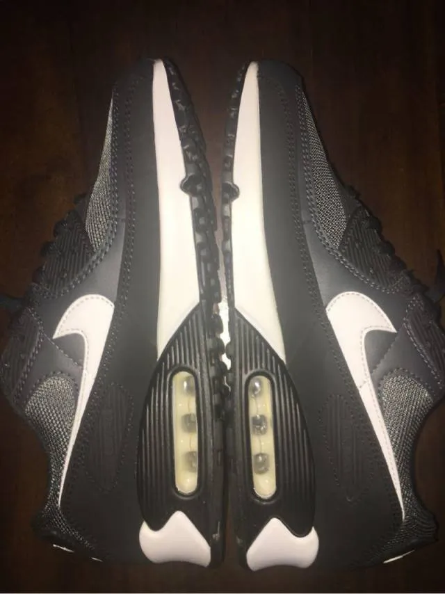 Nike air max 90 black and white