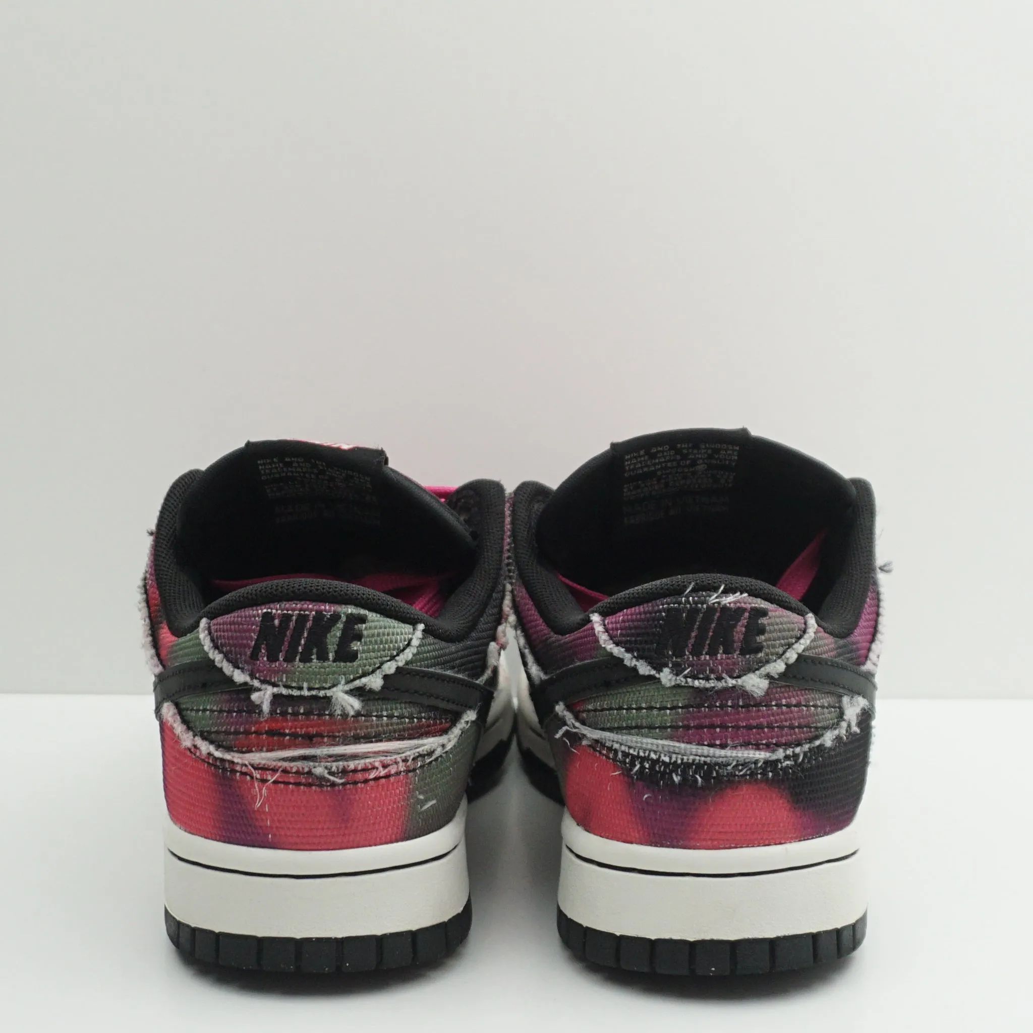 Nike Dunk Low Graffiti Pink