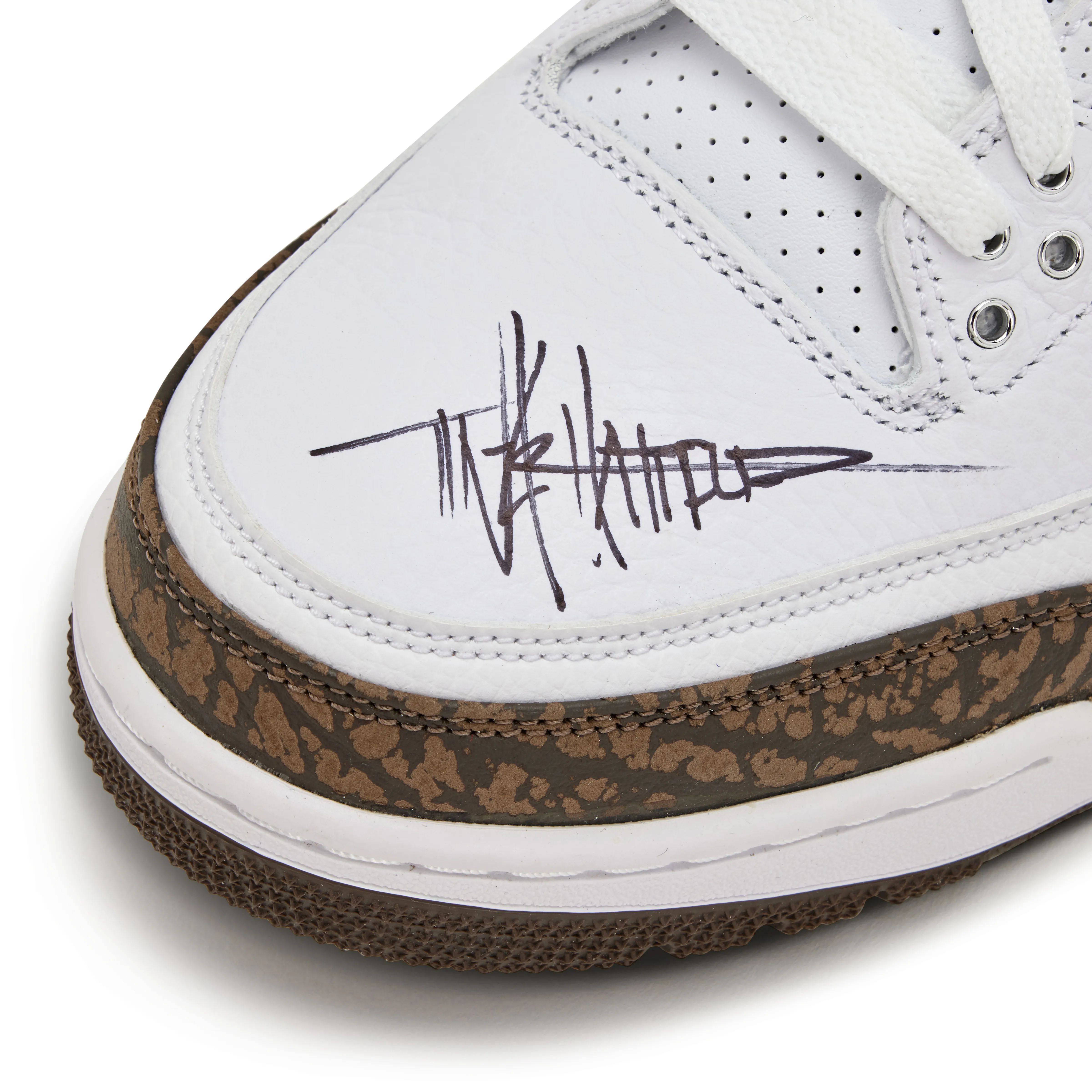 Nike Nike Air Jordan 3 Mocha signed by Tinker Hatfield and Justin Timberlake