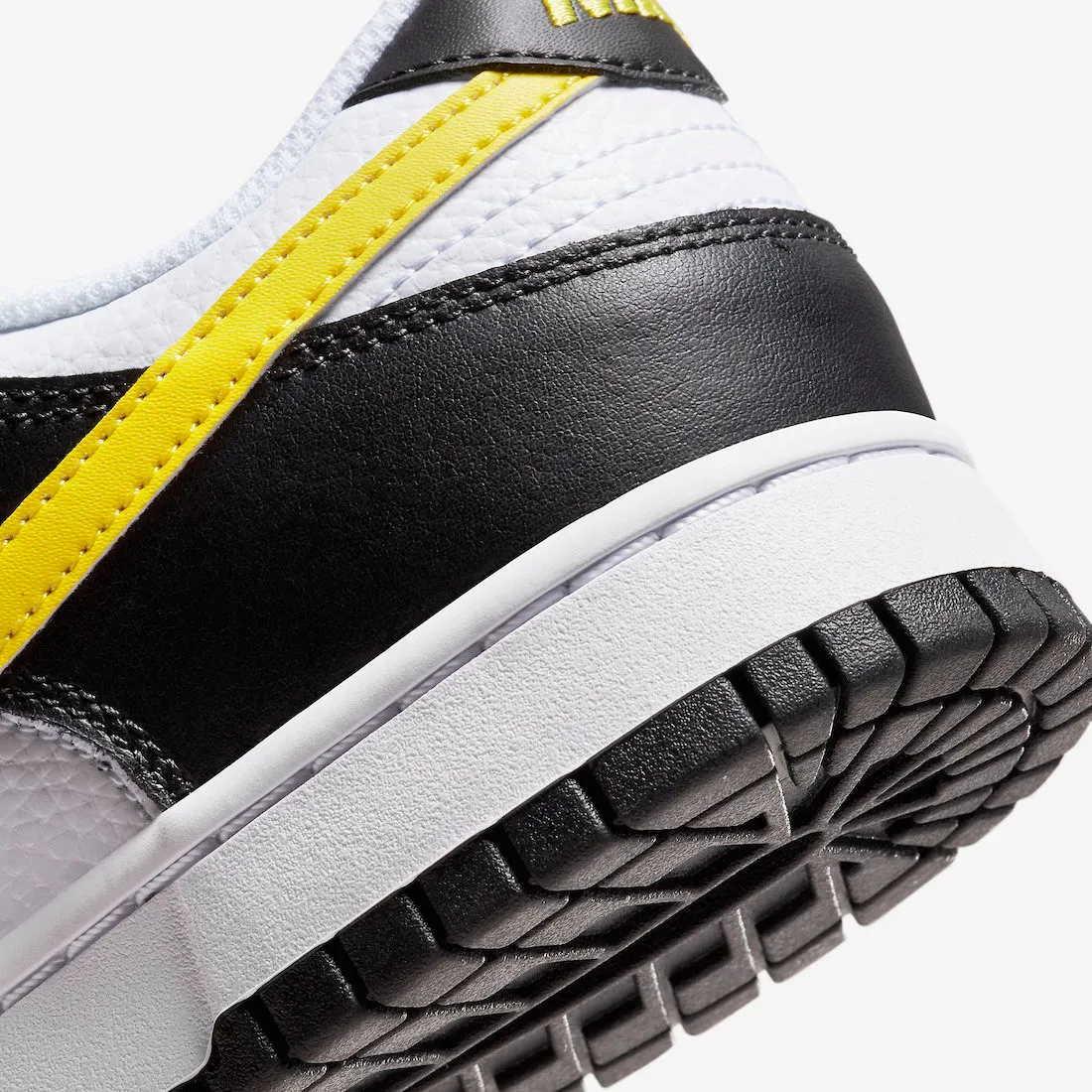 Nike SB Dunk Low Black Yellow White FQ2431-001