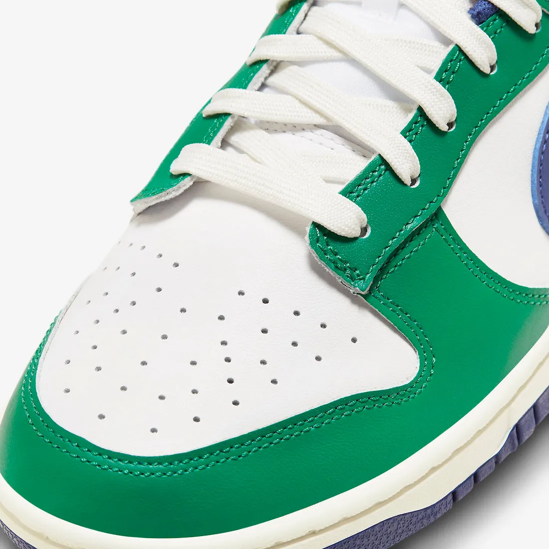 Nike SB Dunk Low Gorge Green Deep Royal Blue Sail FQ6849-141