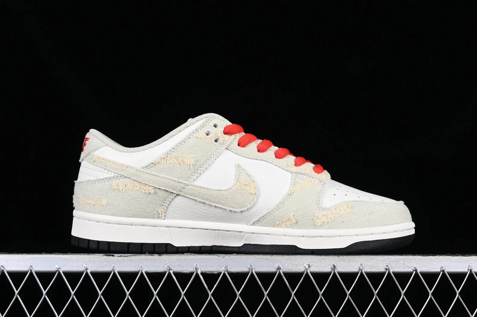 Nike SB Dunk Low Levis Denim Beige Red Black LE0021-003