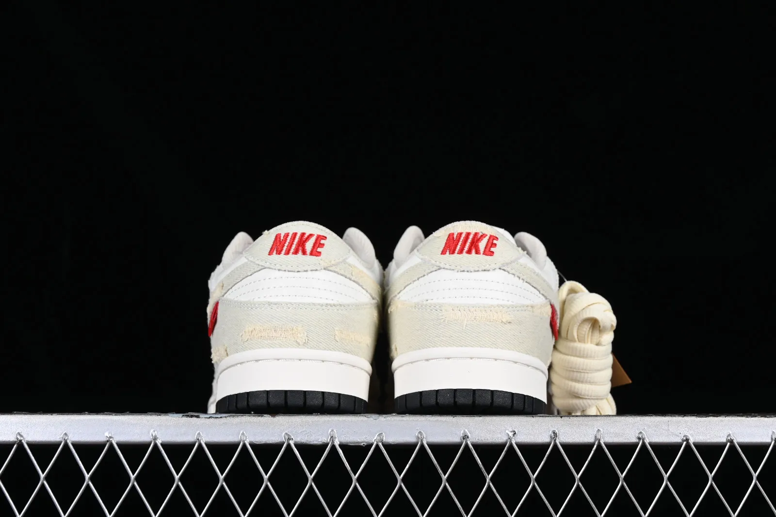 Nike SB Dunk Low Levis Denim Beige Red Black LE0021-003