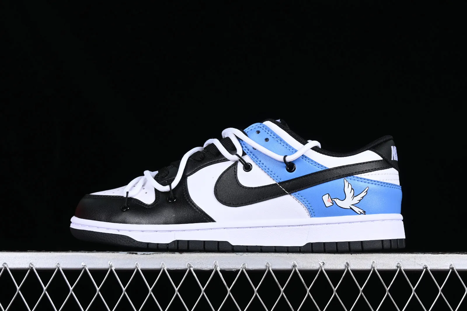 Nike SB Dunk Low Retro White Black University Blue DD1391-100