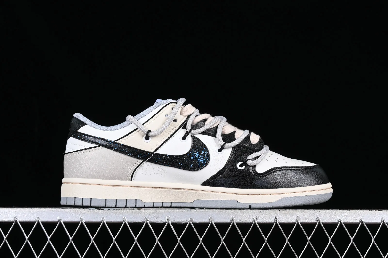 Nike SB Dunk Low Retro Wolf Grey White Black DJ6188-003