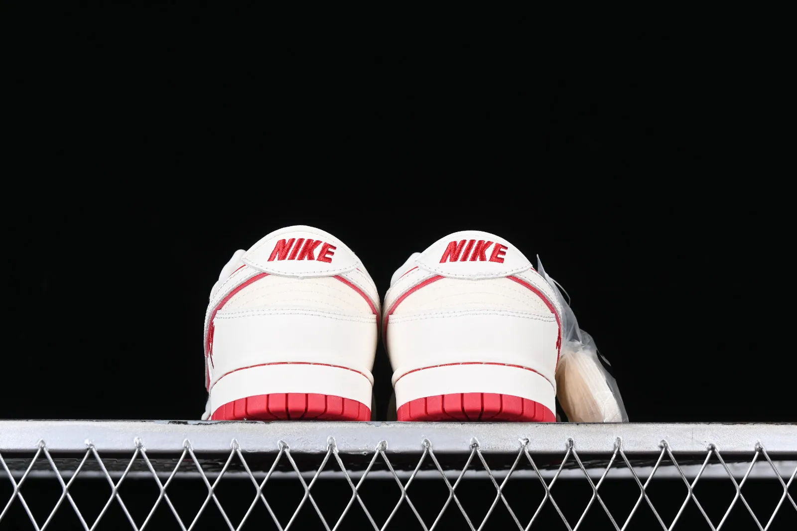 Nike SB Dunk Low TS Off White Red FC1688-110