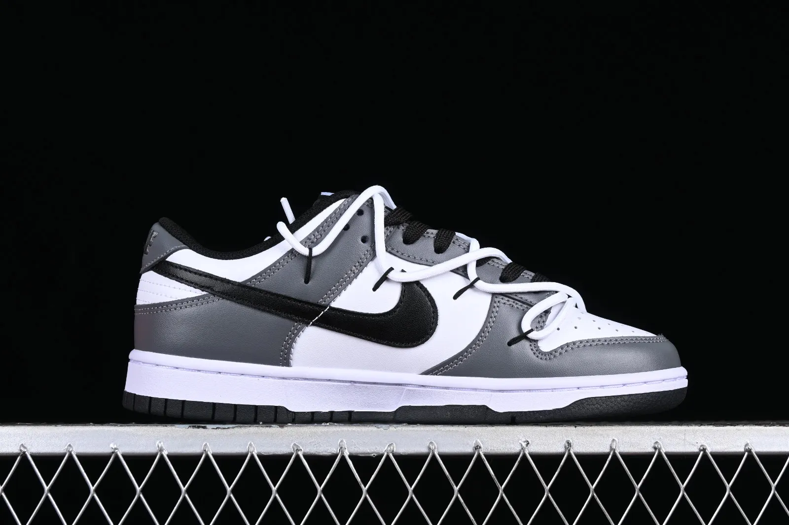 Nike SB Dunk Low White Black Dark Grey DD1503-101