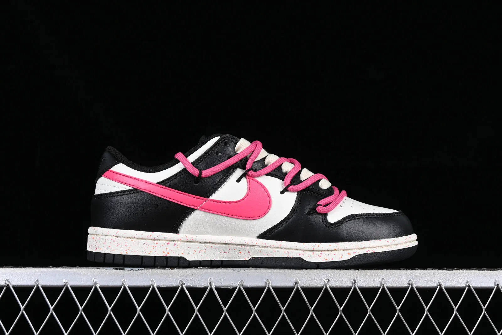 Nike SB Dunk Low White Black Rose Pink FD4623-131