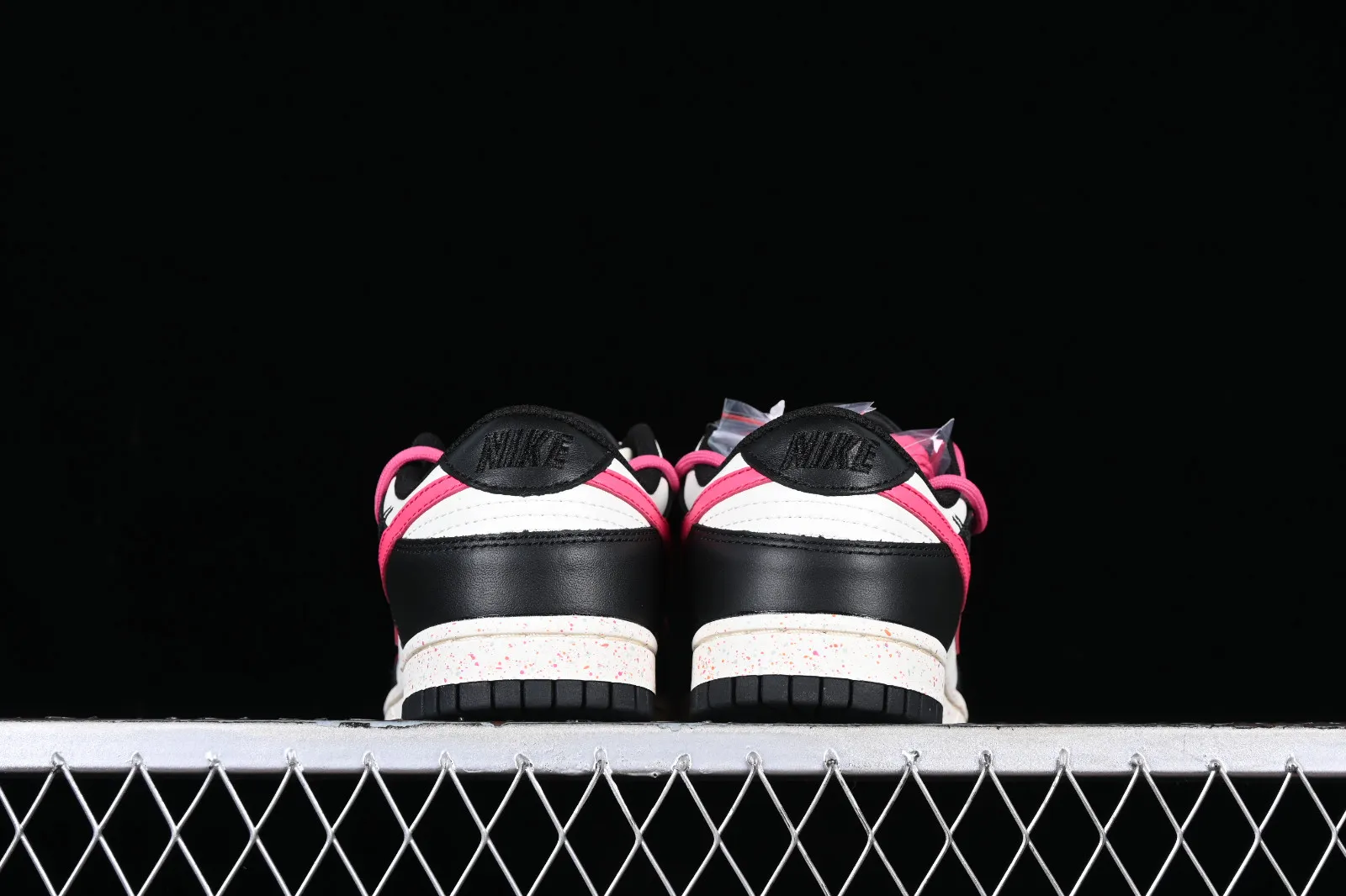 Nike SB Dunk Low White Black Rose Pink FD4623-131