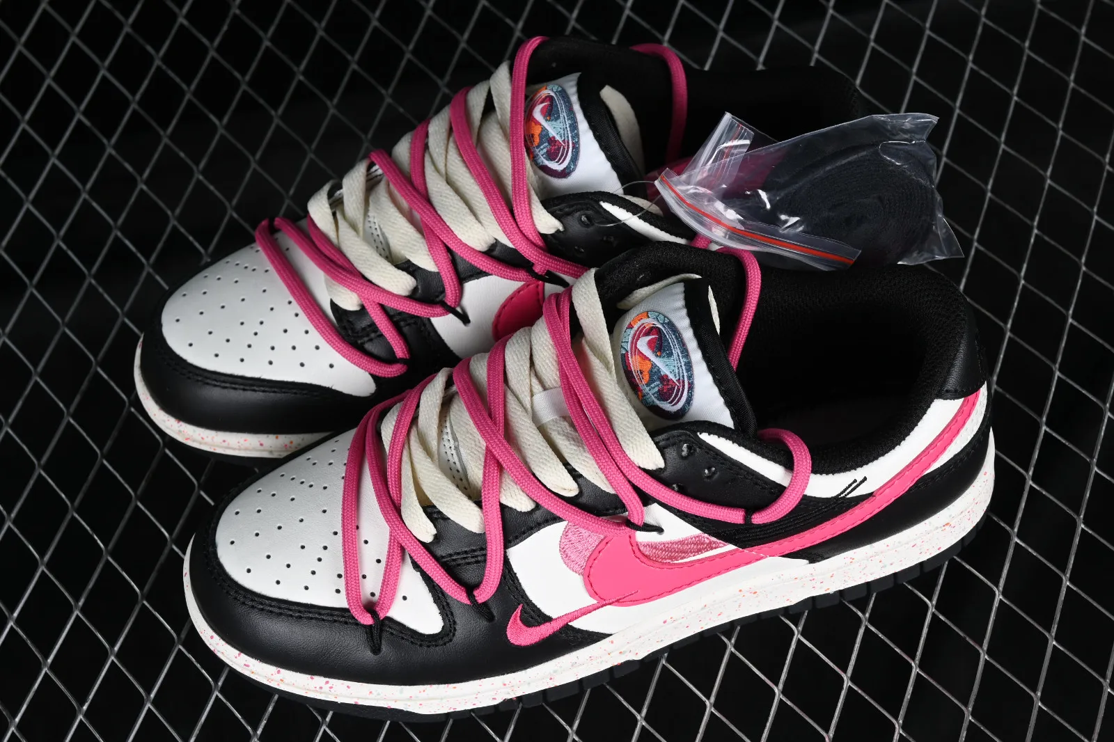 Nike SB Dunk Low White Black Rose Pink FD4623-131