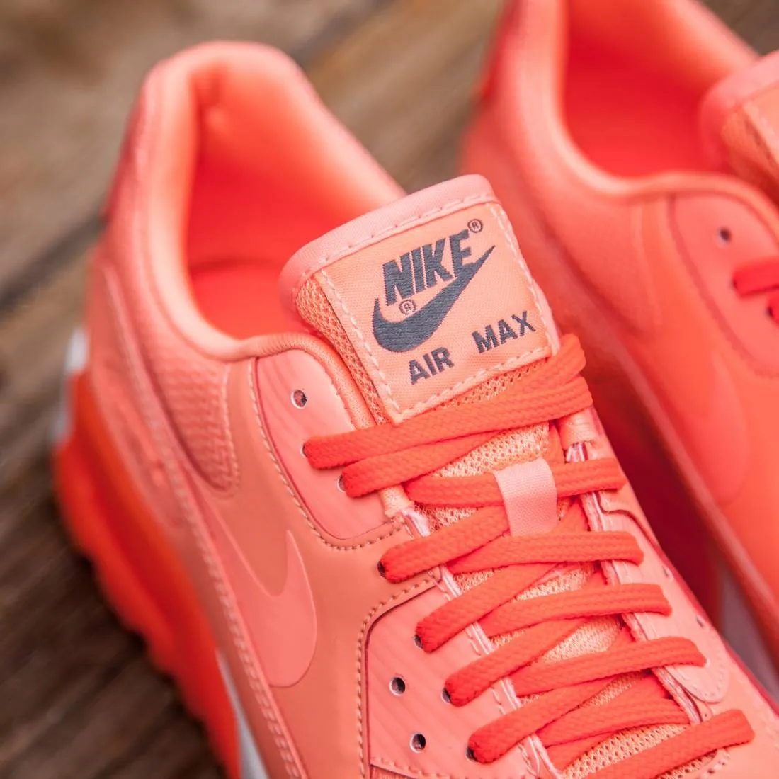 Nike Women Air Max 90 Ultra Essential (atomic pink/total crimson/dark grey/atomic pink)