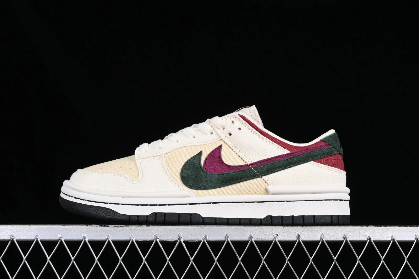 Otomo Katsuhiro x Nike SB Dunk Low Green Red Purple DZ2794-366