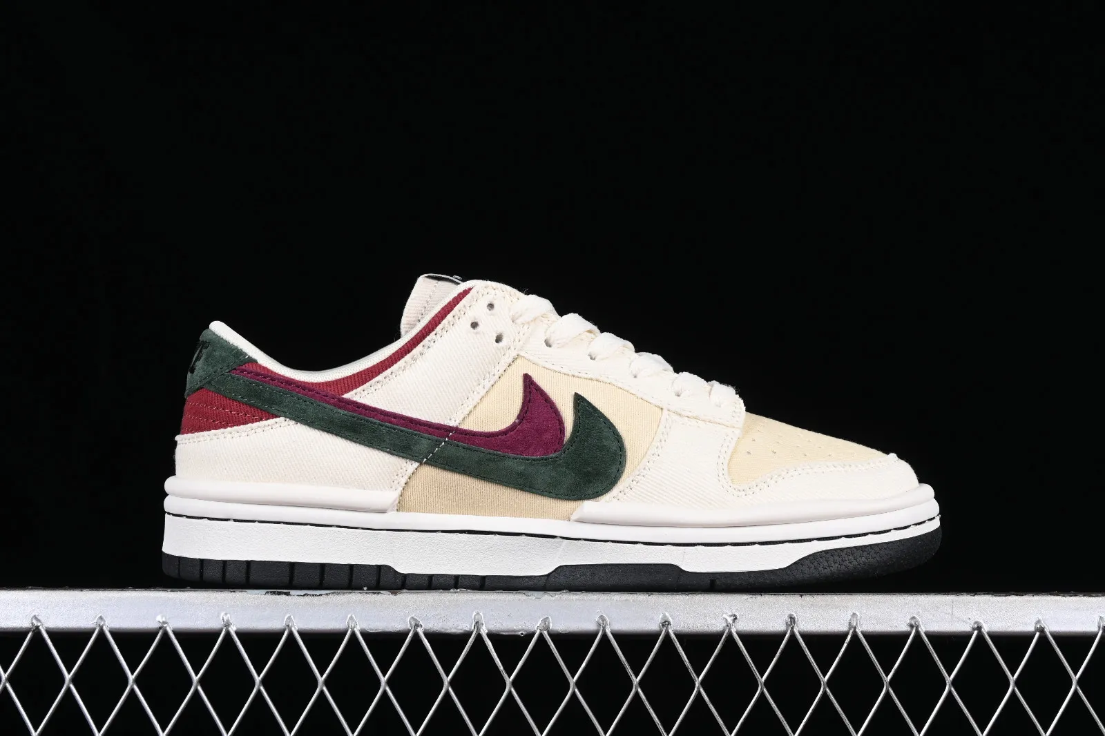 Otomo Katsuhiro x Nike SB Dunk Low Green Red Purple DZ2794-366